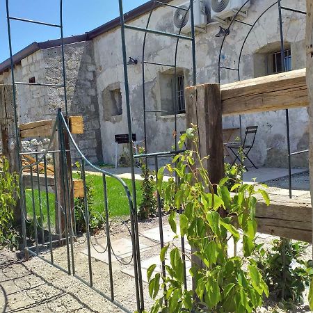 Gibbesi Country Farm Piccolo Cottage Naro エクステリア 写真